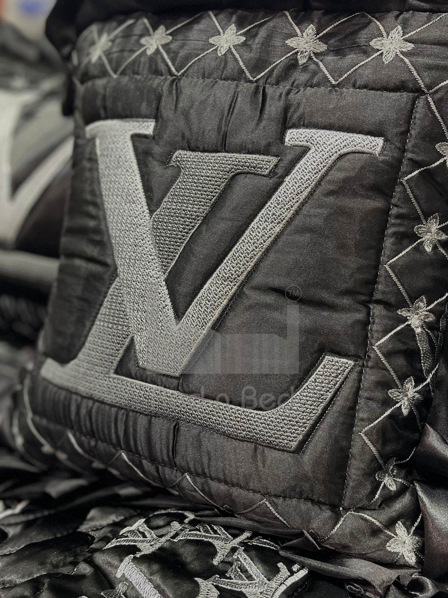 Gold LV Designs - Black