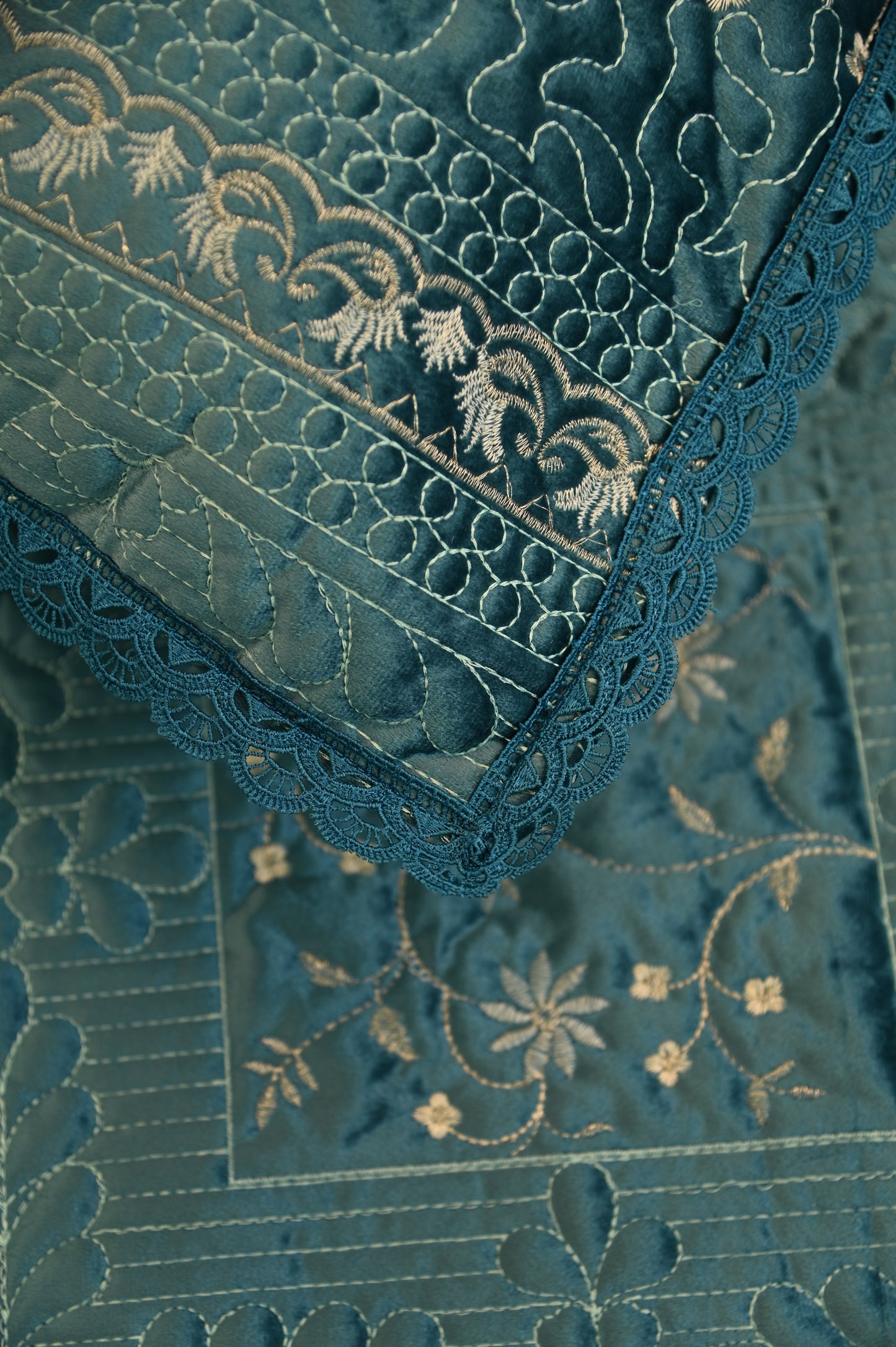 Velvet Bedspread 003