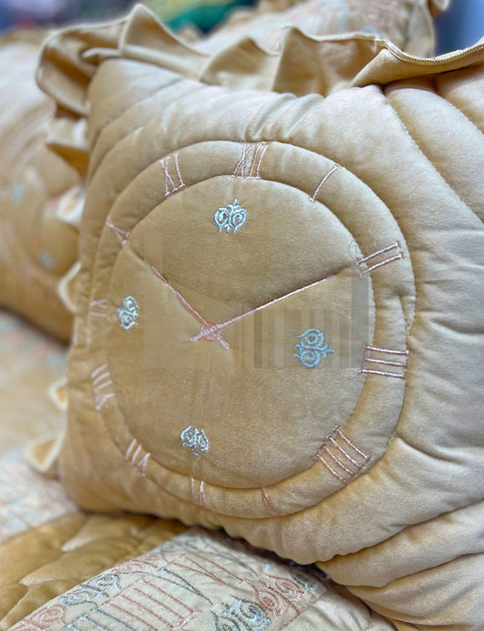 Clock Malai Velvet - Golden